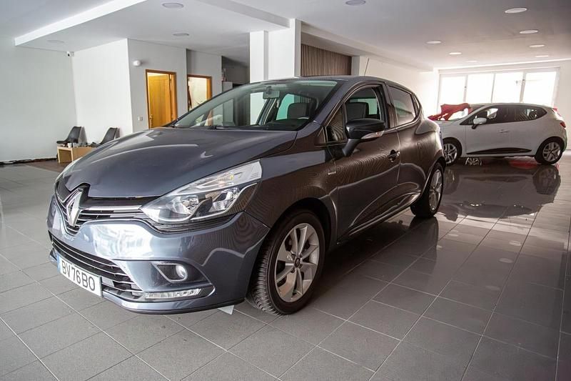 Cinza Usado 2018 Renault Clio IV LIMITED | € 9.000 (Bom preço) - Imagem 1/4