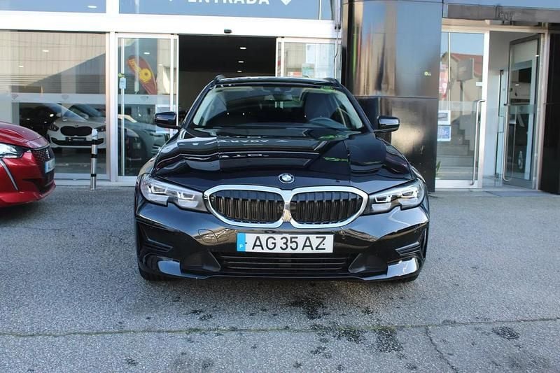 Usado BMW 330e 292 HP (214 kW) 2021 Preto Carrinha