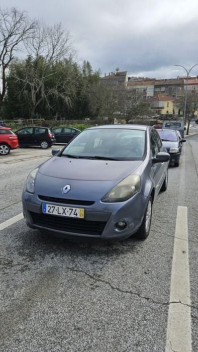 Usado Renault Clio II 90 HP (66 kW) 2011 Sedan