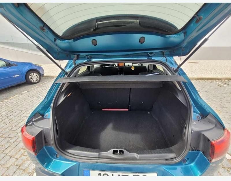 Usado Citroën C4 Cactus PureTech 110 HP (80 kW) 2018 Azul Citadino