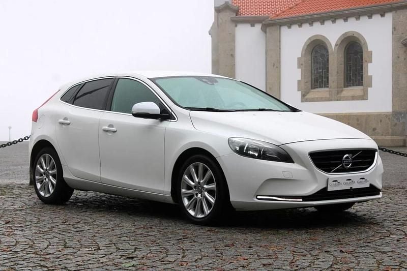 Branco glaciar Usado 2012 Volvo V40 Momentum Carrinha | € 11.900 (Preço justo) - Imagem 1/4
