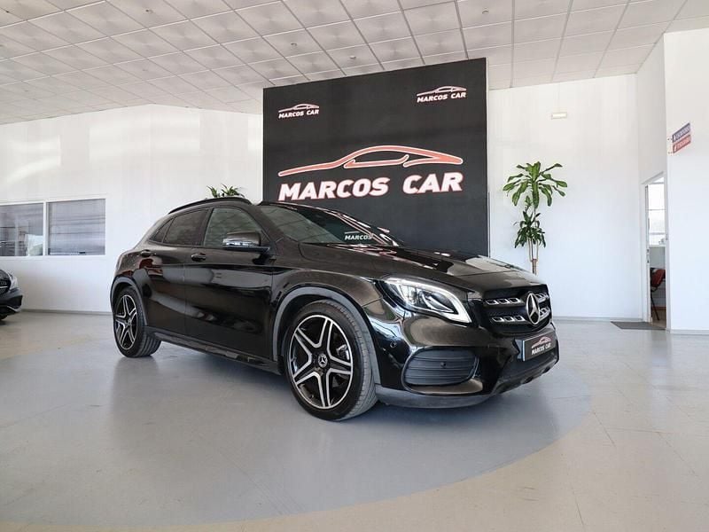 Preto Usado 2017 Mercedes GLA220 AMG line SUV | € 25.900 - Imagem 1/4