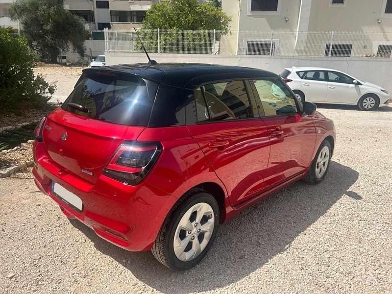 Usado Suzuki Swift 83 HP (61 kW) 2024 Vermelho Citadino
