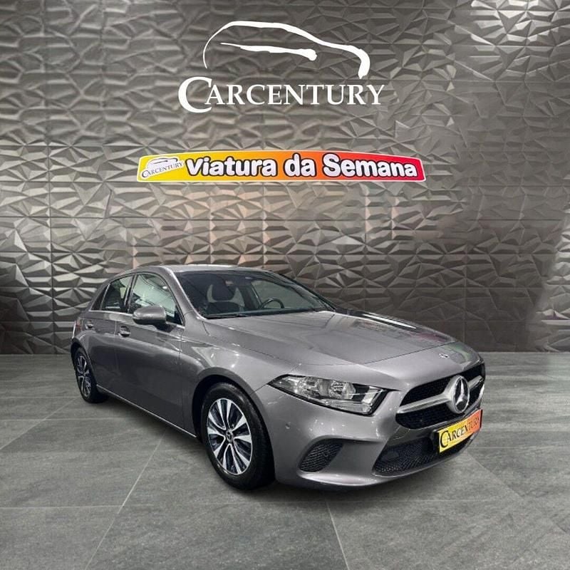 Cinza Usado 2020 Mercedes A180 Style Sedan | € 27.500 (Preço elevado) - Imagem 1/4