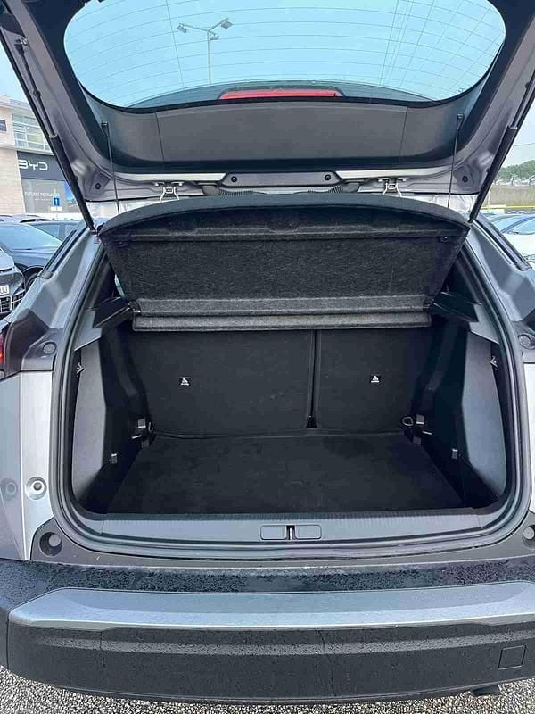 Usado Peugeot 2008 Style 102 HP (75 kW) 2025 Cinzento SUV