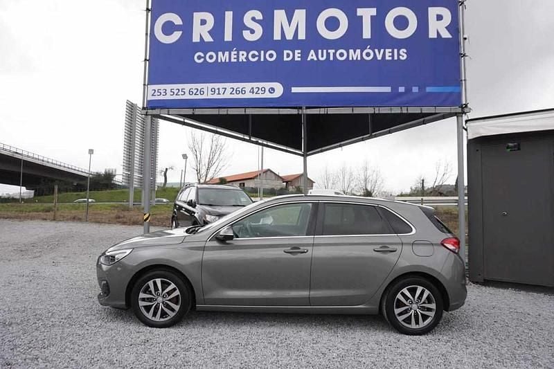 Usado Hyundai i30 136 HP (100 kW) 2019 Cinzento Citadino