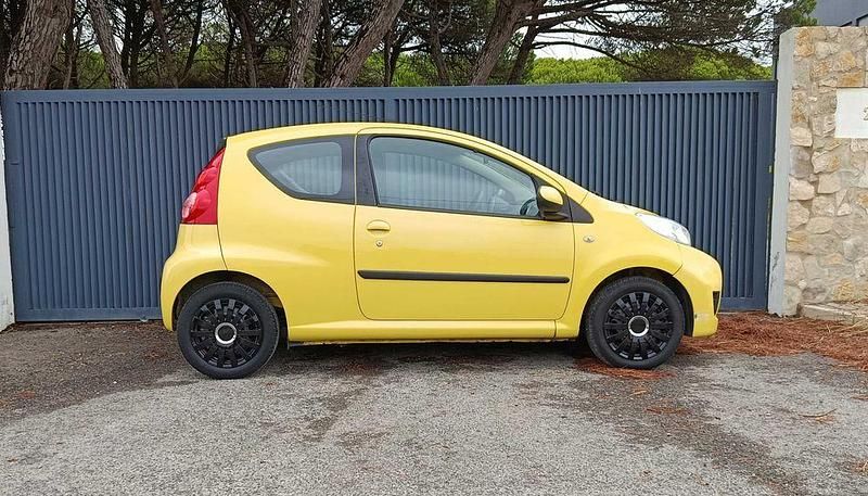 Usado Peugeot 107 68 HP (50 kW) 2009 Citadino