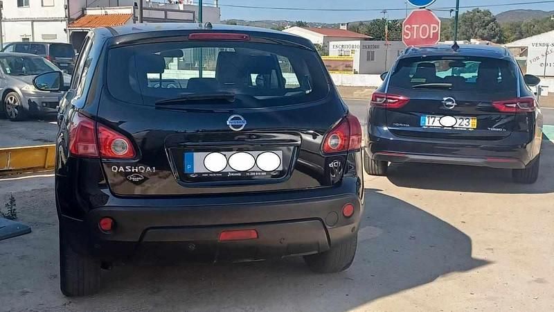 Usado Nissan Qashqai Tekna 106 HP (77 kW) 2008 Preto SUV
