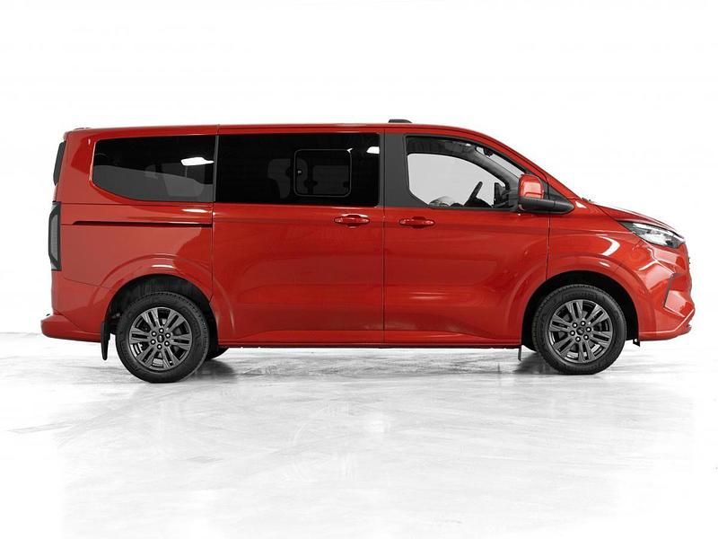 Usado Ford Transit Titanium 136 HP (100 kW) 2024 Vermelho Monovolume