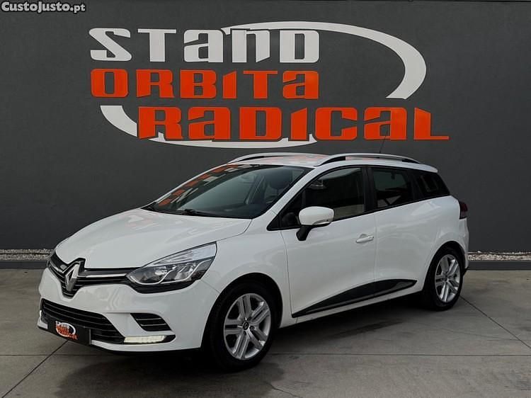 Branco Usado 2019 Renault Clio GrandTour LIMITED Carrinha | € 10.850 (Preço justo) - Imagem 1/1