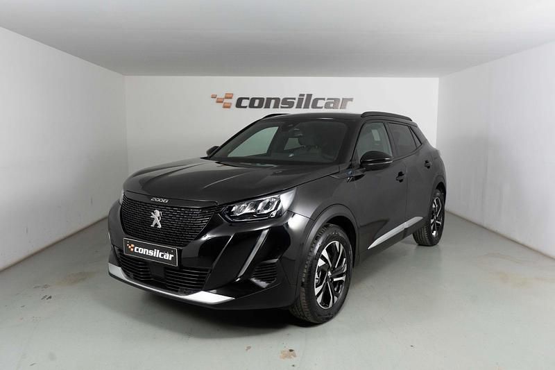 Usado Peugeot e-2008 Allure 100 kW (136 HP) 2023 Preto SUV