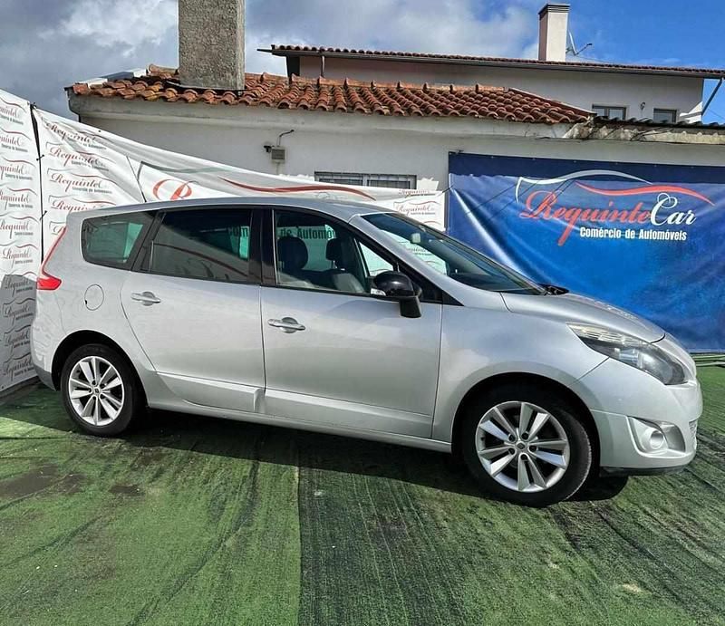 Usado Renault Grand Scénic III Dynamique 110 HP (80 kW) 2011 Cinzento Monovolume