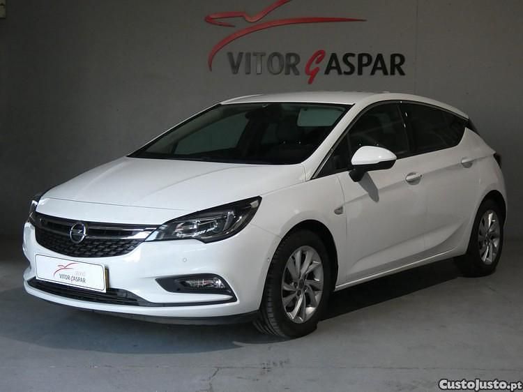 Branco Usado 2018 Opel Astra Innovation Citadino | € 13.990 (Preço justo) - Imagem 1/1