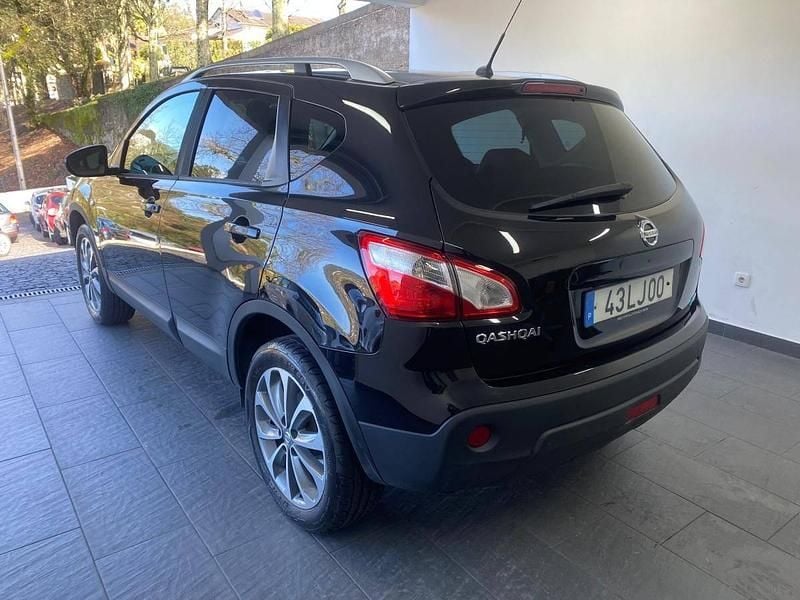 Usado Nissan Qashqai Tekna 110 HP (80 kW) 2011 Preto SUV