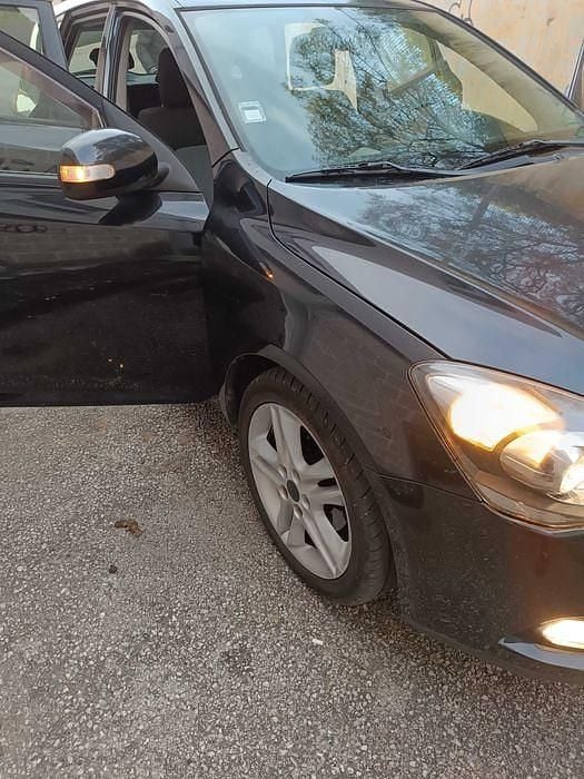 Usado Kia Ceed 115 HP (84 kW) 2010 Citadino