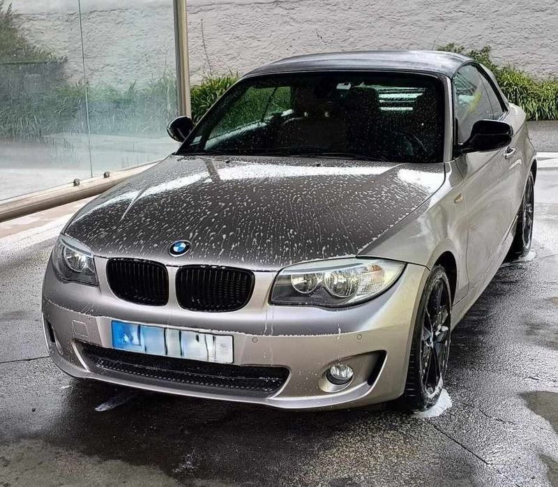Cinzento Usado 2011 BMW 120 Cabriolet Cabrios | € 11.000 - Imagem 1/4