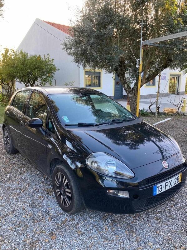 Preto Usado 2015 Fiat Punto Citadino | € 9.000 (Preço justo) - Imagem 1/4