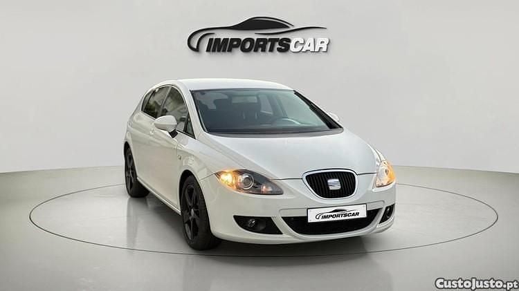 Branco Usado 2011 Seat Leon Ecomotive Citadino | € 9.999 - Imagem 1/1