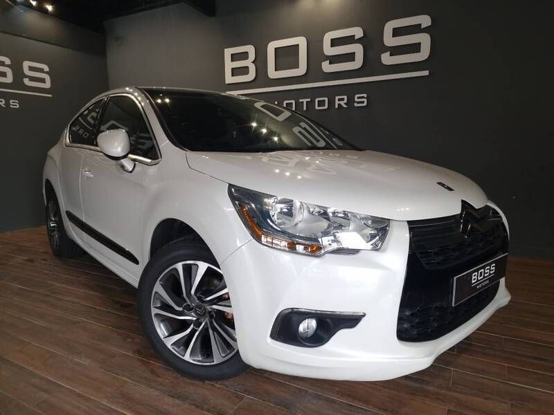 Branco Usado 2014 Citroën DS4 Citadino | € 13.900 - Imagem 1/4