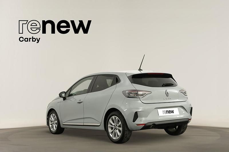 Usado Renault Clio V Evolution 101 HP (74 kW) 2024 Cinzento