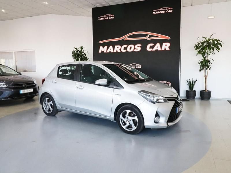 Cinzento Usado 2016 Toyota Yaris Hybrid | € 14.700 (Preço justo) - Imagem 1/4