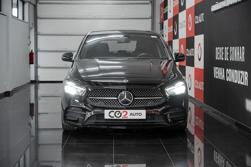 Usado Mercedes B180 AMG line 116 HP (85 kW) 2023 Preto Monovolume