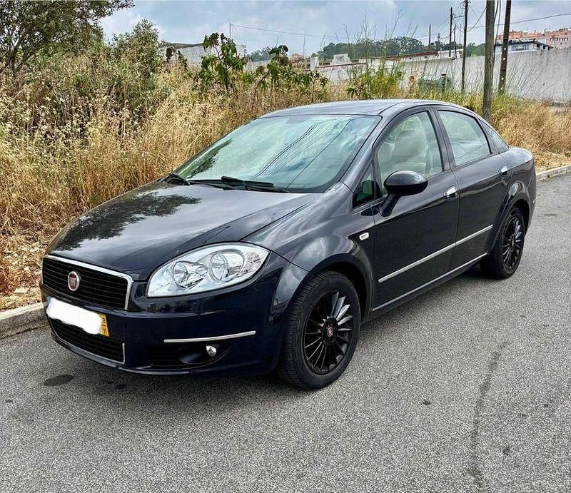Usado 2008 Fiat Linea Sedan | € 4.200 - Imagem 1/4