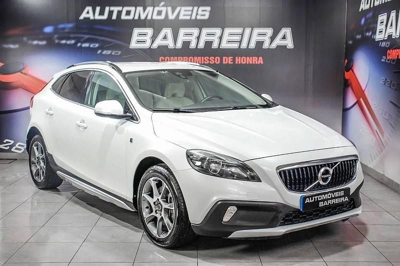 Branco Usado 2016 Volvo V40 CC Ocean Race Carrinha | € 16.900 (Preço justo) - Imagem 1/4
