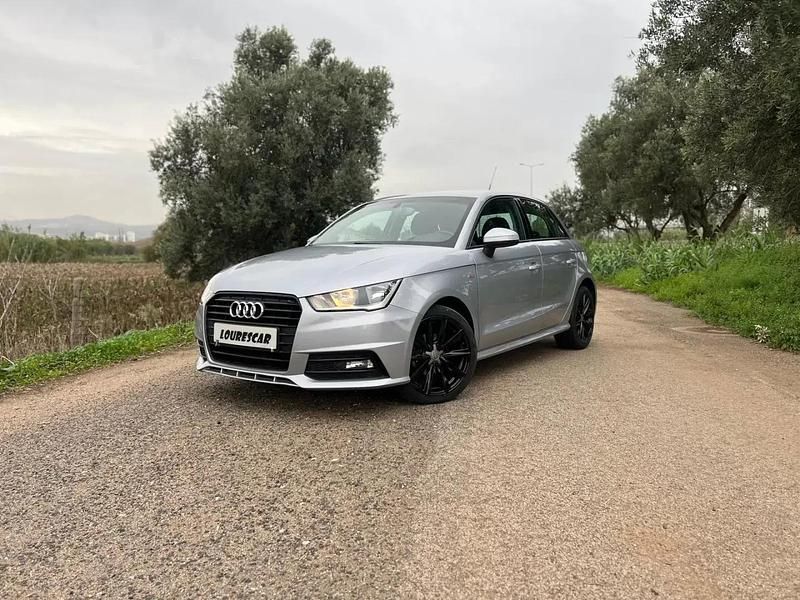 Usado Audi A1 Sportback 90 HP (66 kW) 2016 Cinza prata Citadino