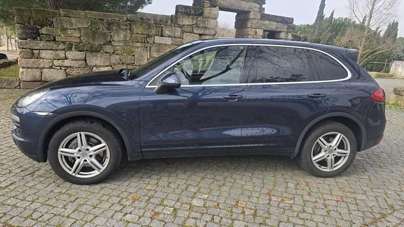 Usado Porsche Cayenne Platinum Edition 245 HP (180 kW) 2012 Azul SUV