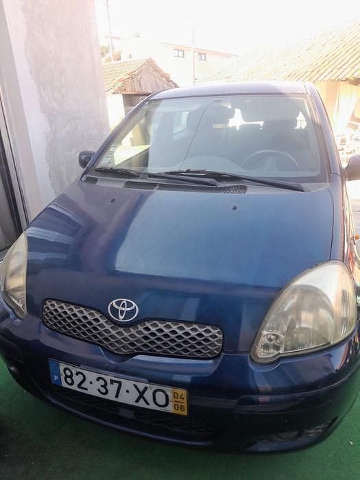 Usado 2004 Toyota Yaris Sedan | € 2.500 (Bom preço) - Imagem 1/4