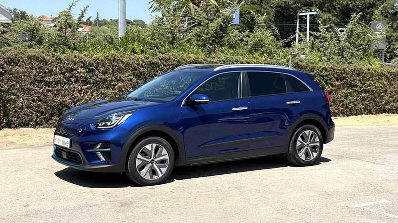Azul Usado 2022 Kia e-Niro Spirit SUV | € 25.900 (Preço justo) - Imagem 1/4