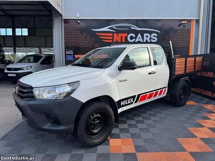 Branco Usado 2018 Toyota HiLux Pickup | € 25.900 (Preço justo) - Imagem 1/1