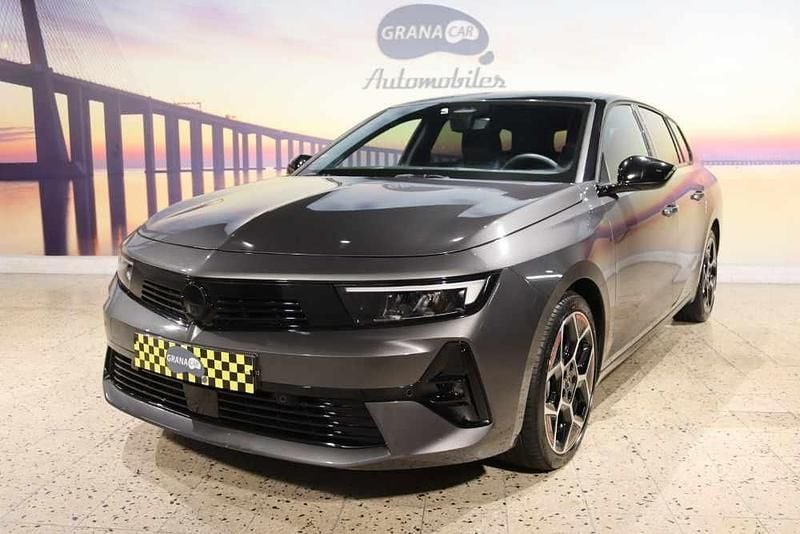 Cinzento Usado 2024 Opel Astra Citadino | € 26.850 (Preço justo) - Imagem 1/4