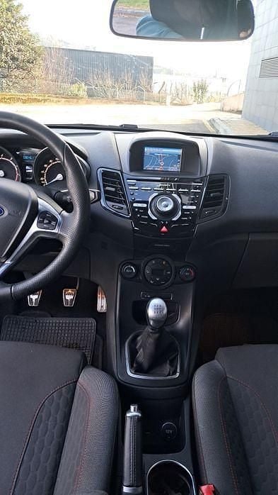 Usado Ford Fiesta ST-Line 100 HP (73 kW) 2017 Sedan