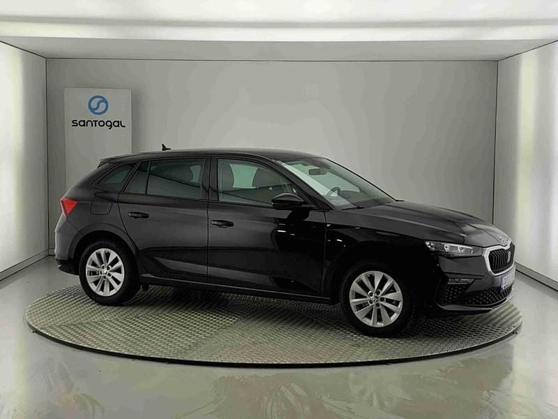 Preto Usado 2025 Skoda Scala Selection Citadino | € 20.990 (Preço justo) - Imagem 1/4