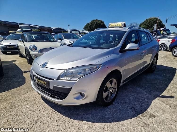 Cinza Usado 2010 Renault Mégane III Dynamique Sedan | € 6.990 (Preço elevado) - Imagem 1/1