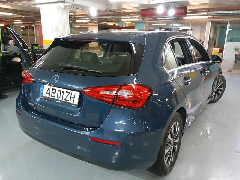 Usado Mercedes A160 Style 95 HP (69 kW) 2020 Azul