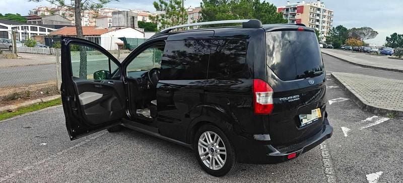 Preto Usado 2018 Ford Tourneo Courier Monovolume | € 12.000 (Super Preço) - Imagem 1/1