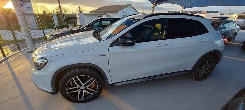 Usado Mercedes GLA180 Urban 109 HP (80 kW) 2017 Branco SUV
