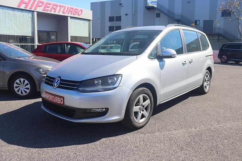 Cinzento Usado 2015 VW Sharan Monovolume | € 15.900 (Super Preço) - Imagem 1/4