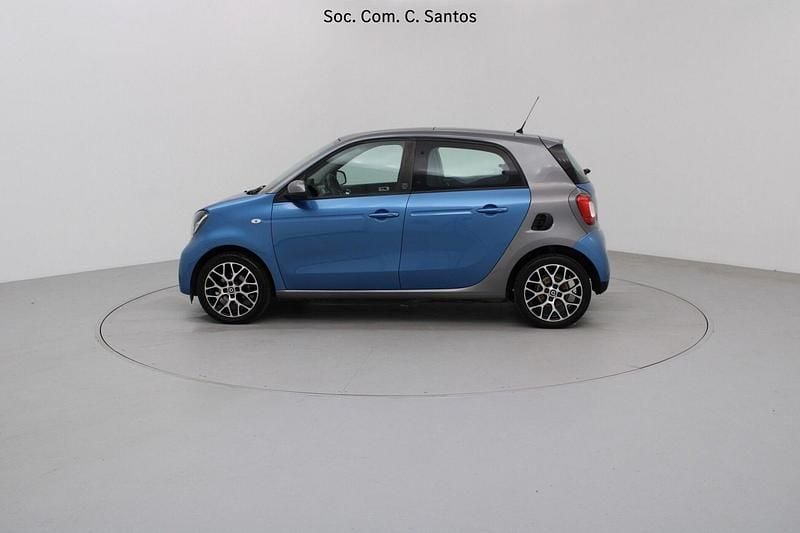 Usado Smart ForFour Electric Drive Prime 60 kW (82 HP) 2020 Vermelho Sedan