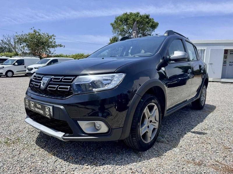 Preto Usado 2017 Dacia Sandero Citadino | € 11.500 (Preço justo) - Imagem 1/4