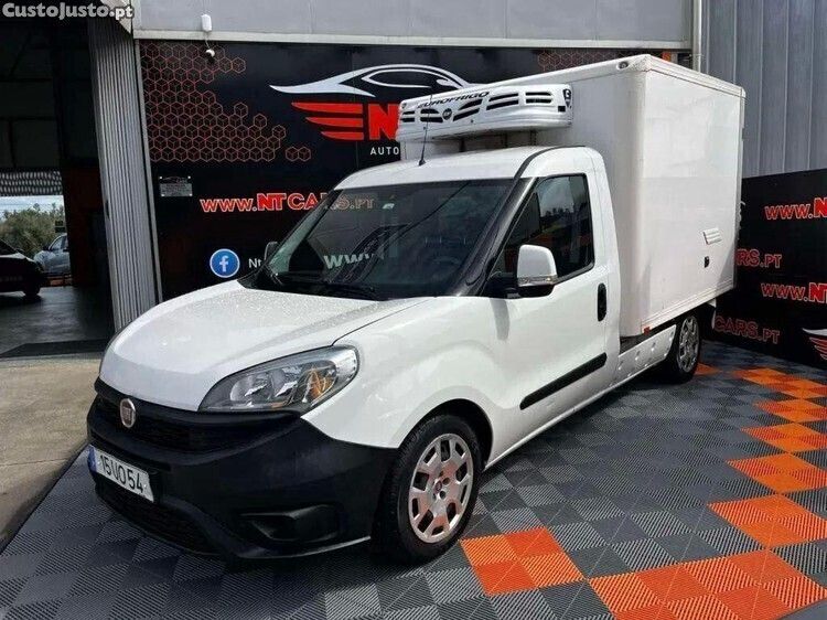 Branco Usado 2018 Fiat Doblò Monovolume | € 15.365 - Imagem 1/1