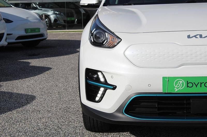Usado Kia e-Niro 149 kW (203 HP) 2021 Branco SUV