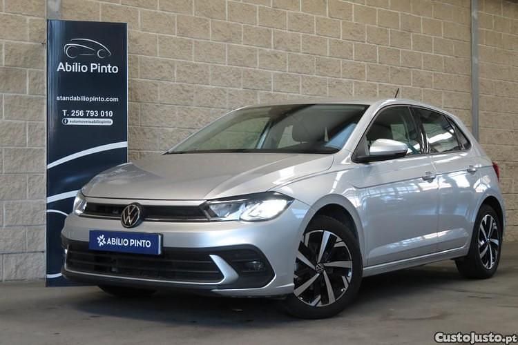 Cinza Usado 2023 VW Polo Life Sedan | € 16.900 (Preço justo) - Imagem 1/1