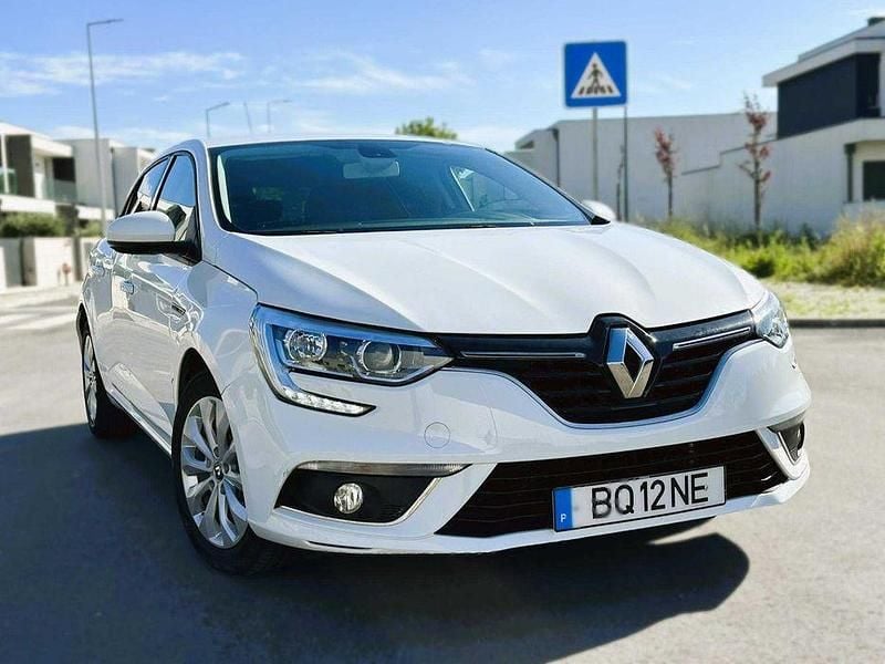 Branco Usado 2019 Renault Mégane IV Sedan | € 10.800 (Super Preço) - Imagem 1/4