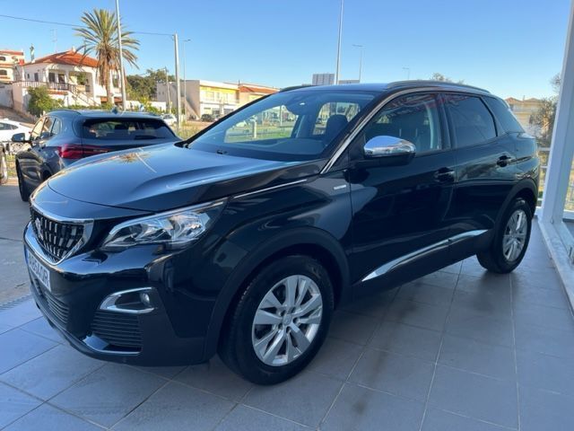 Usado Peugeot 3008 Style 130 HP (95 kW) 2020 Preto (metalizado) SUV