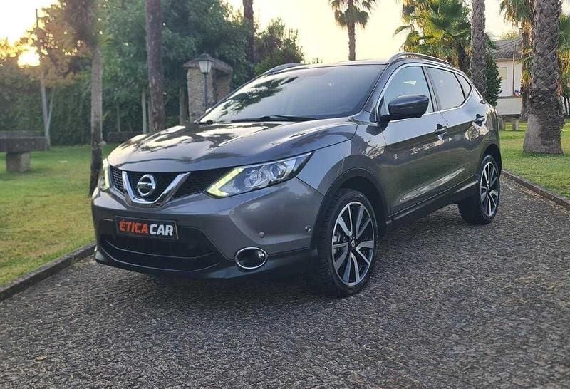 Cinza Usado 2017 Nissan Qashqai Tekna SUV | € 16.999 (Preço justo) - Imagem 1/3