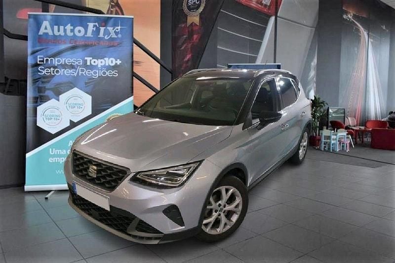 Cinza Usado 2022 Seat Arona FR SUV | € 17.800 (Preço justo) - Imagem 1/4